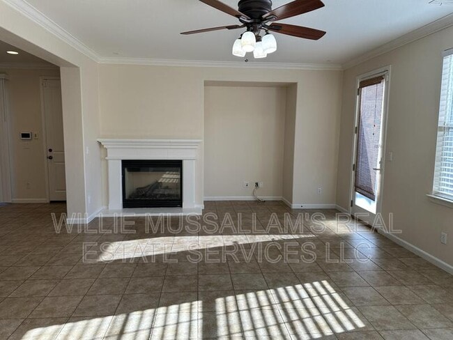 Building Photo - 604 W Sombra Way