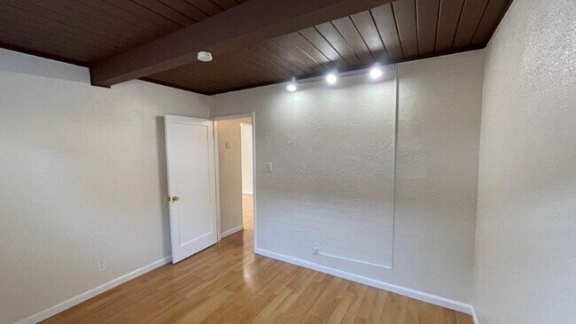 Building Photo - Pleasant HIll, Beautiful 3 bedroom 1 bath home w/ 1 car garage Immaculately maintained!