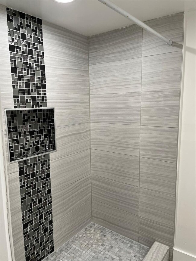 Building Photo - 210 Fontainebleau Blvd