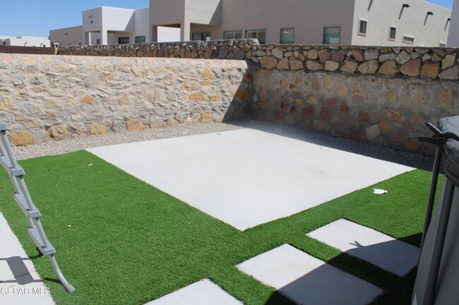 Building Photo - 640 Paseo Dulce Ave