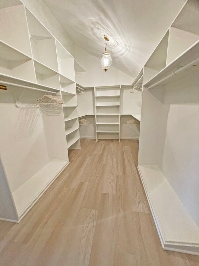Building Photo - 2510 Heatherwood Ct