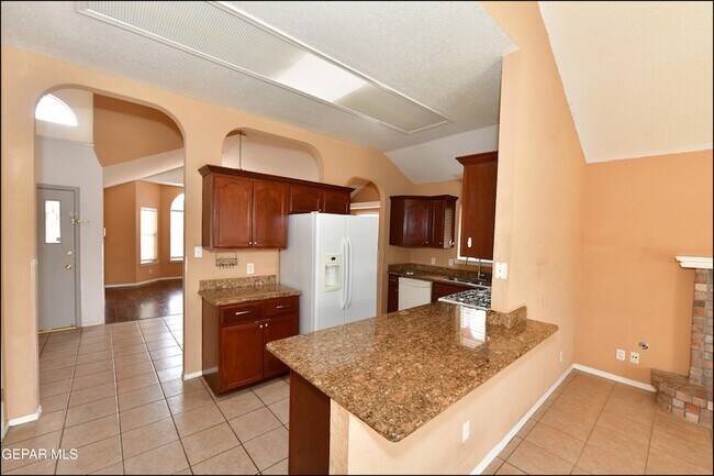 Building Photo - 7737 Plaza Azul Rd
