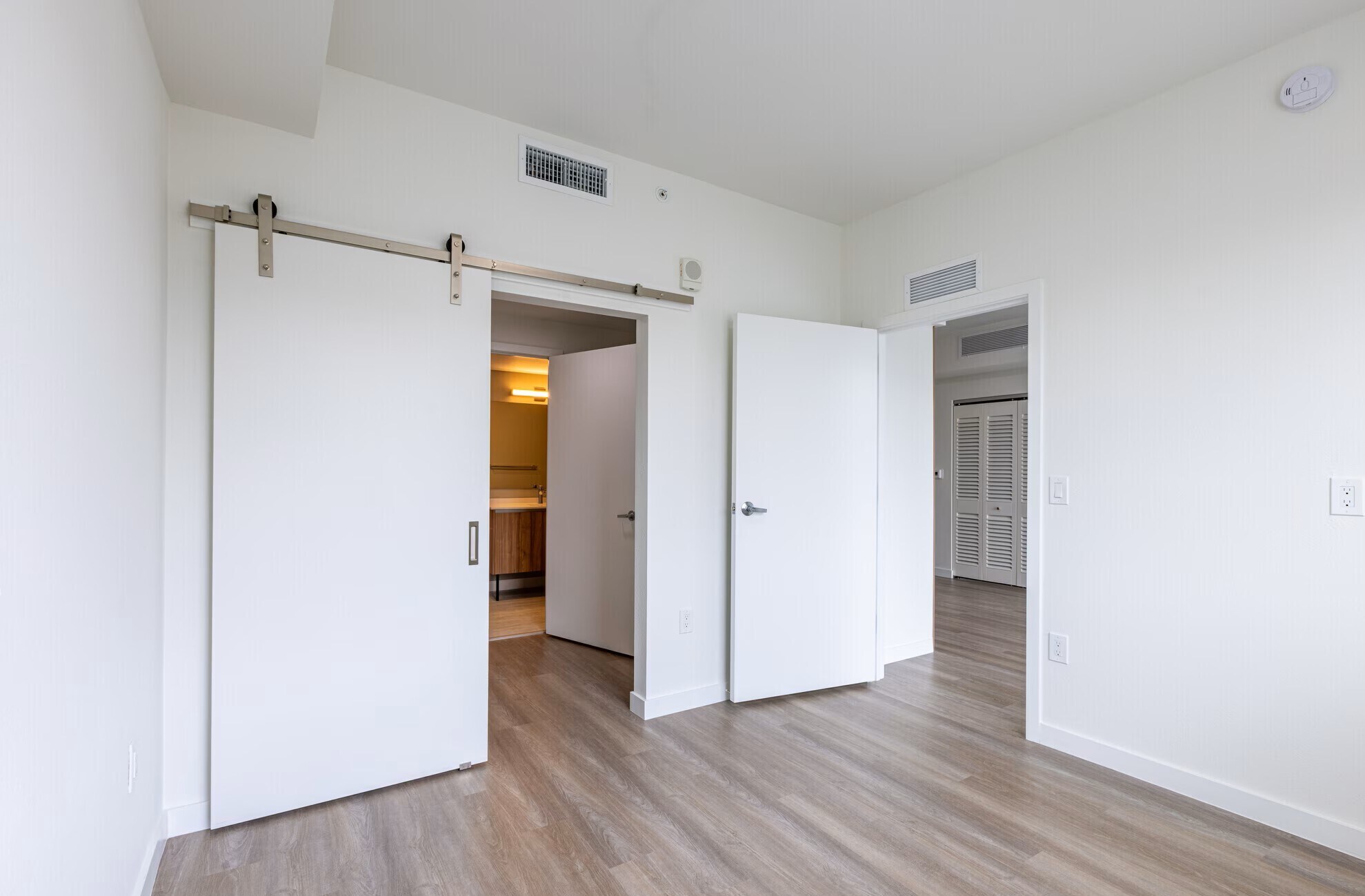 Building Photo - 375 N Biscayne River Dr