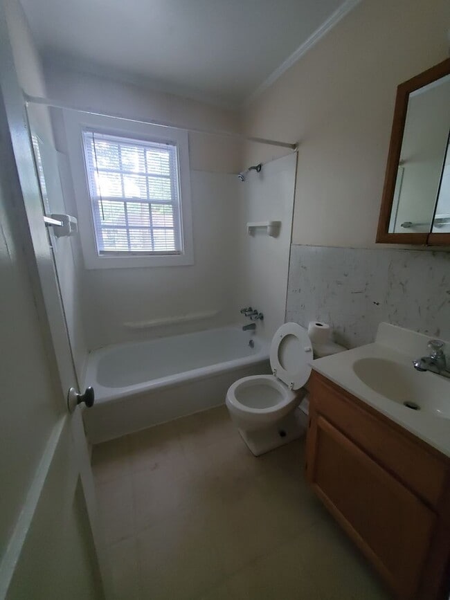 Building Photo - 508 Walter Ct