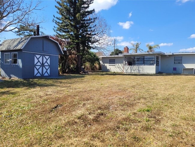 Building Photo - 2118 Lake Christie Dr