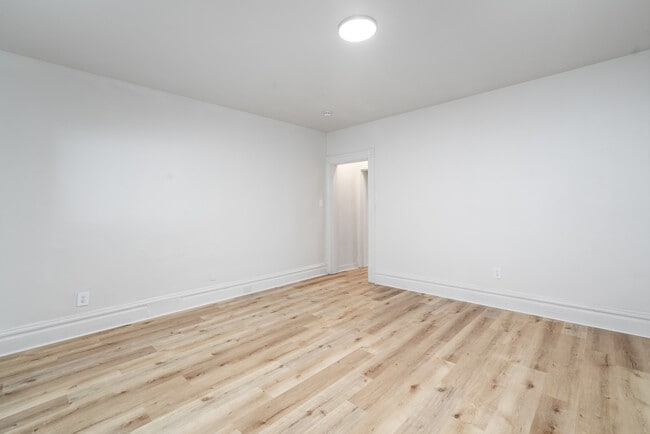 Building Photo - 2321 Spring St