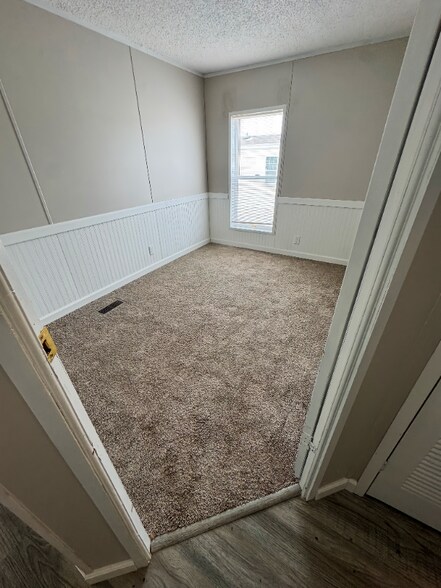 Building Photo - 200 N 28th St