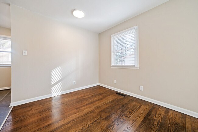 Building Photo - Beautiful Barnes Street Rental Ready early July!