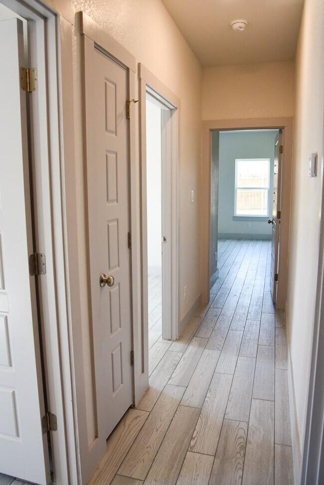 Building Photo - Stunning home in Springtown TX