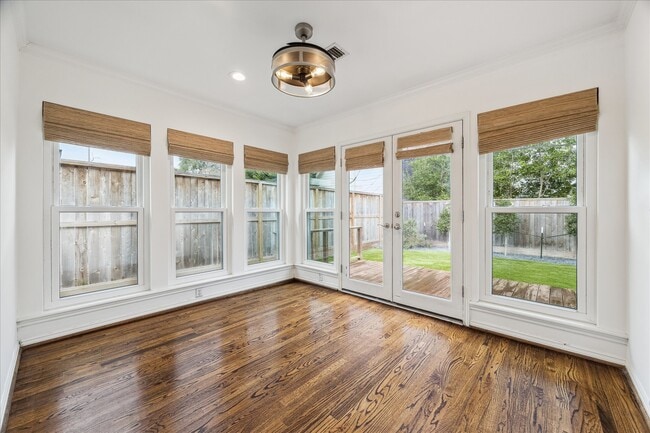 Building Photo - 2820 Rice Boulevard