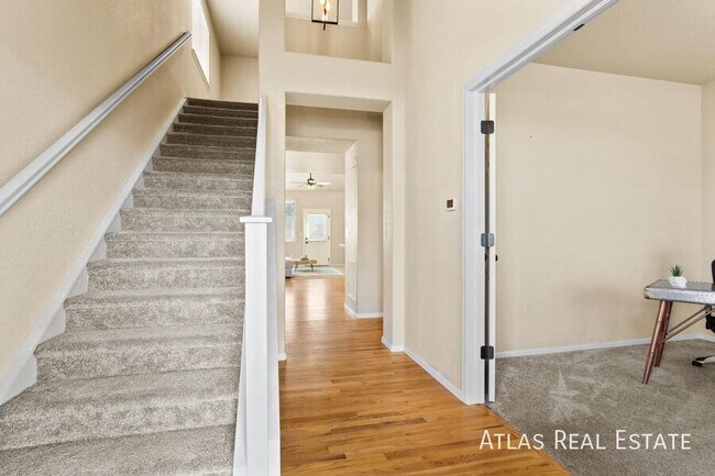 Building Photo - 11060 River Oaks Ln