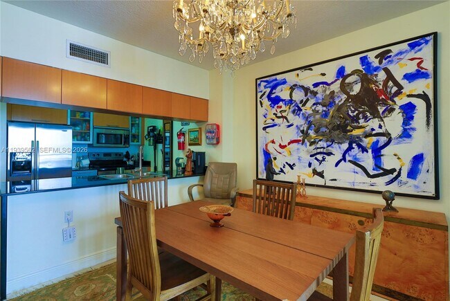 Building Photo - 1750 N Bayshore Dr