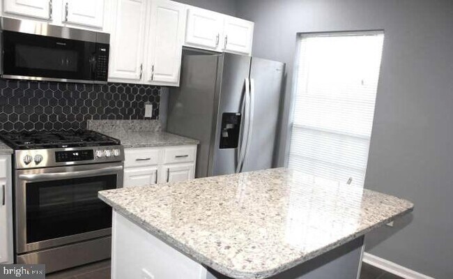 Building Photo - 12346 Sweetbriar Pl