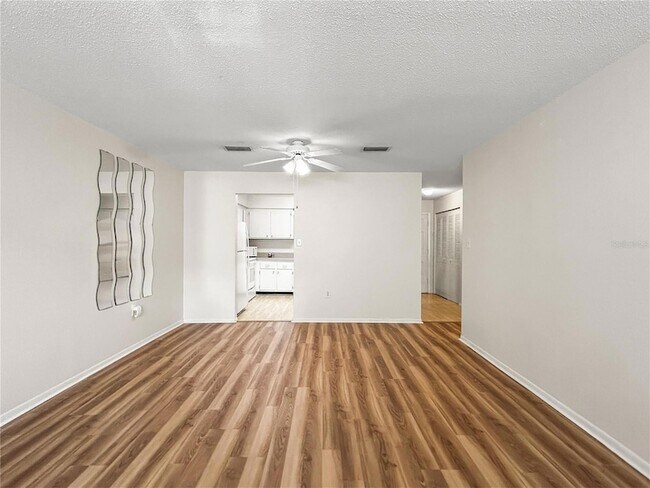 Building Photo - 1706 Belleair Forest Dr