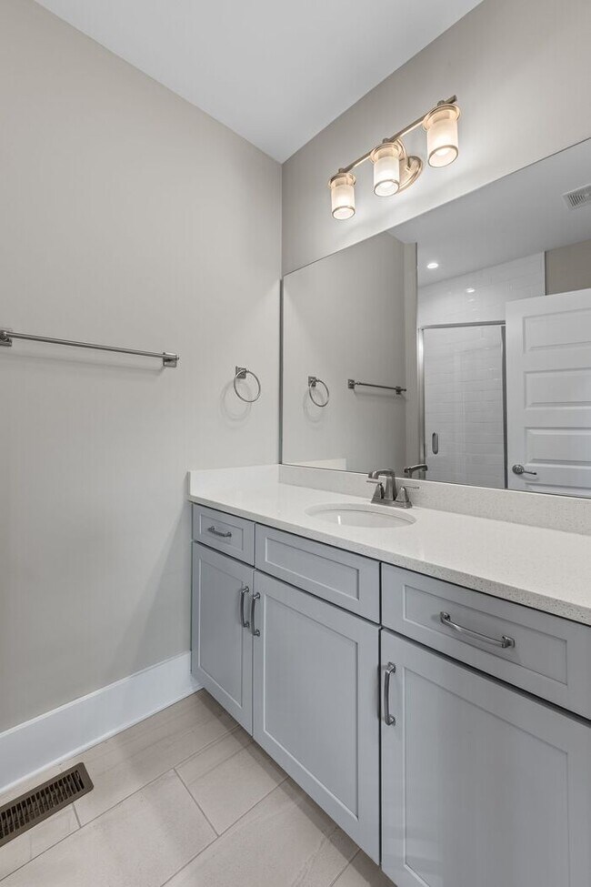 Building Photo - Stunning Home in Melrose 12 South Area...D...