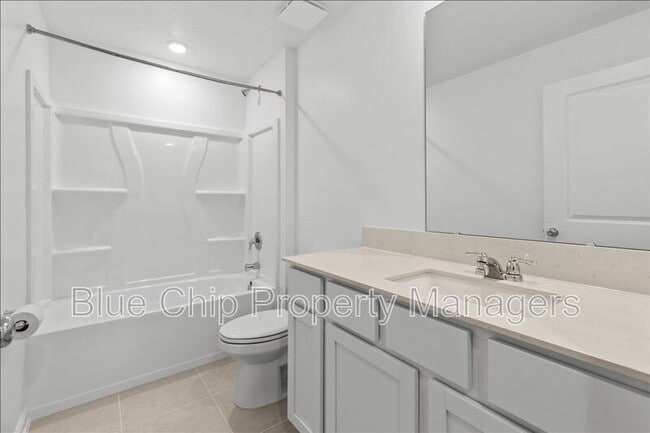 Building Photo - 2295 Green Valley St