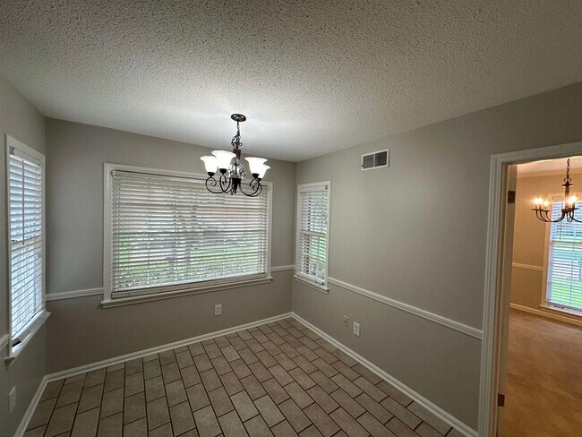 Building Photo - 8009 Farmington Blvd