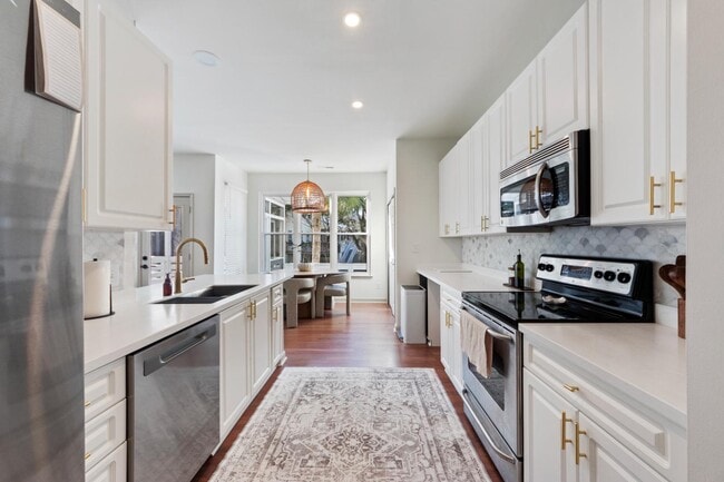 Building Photo - 1353 Black River Dr