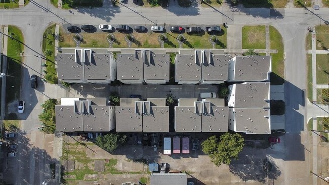 Building Photo - 3209 Garrow St