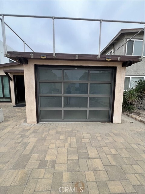 Building Photo - 3248 Ocean Dr