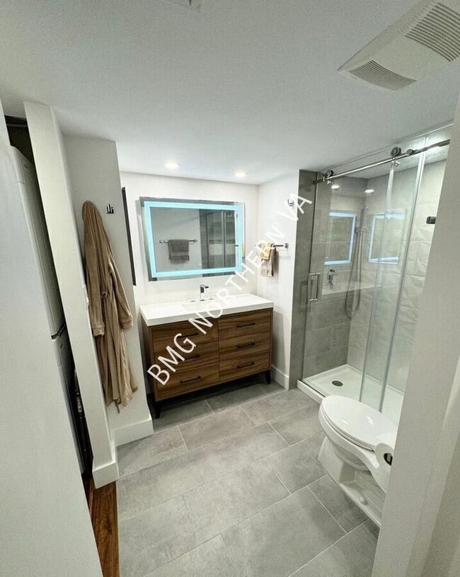 Building Photo - 1200 Braddock Pl