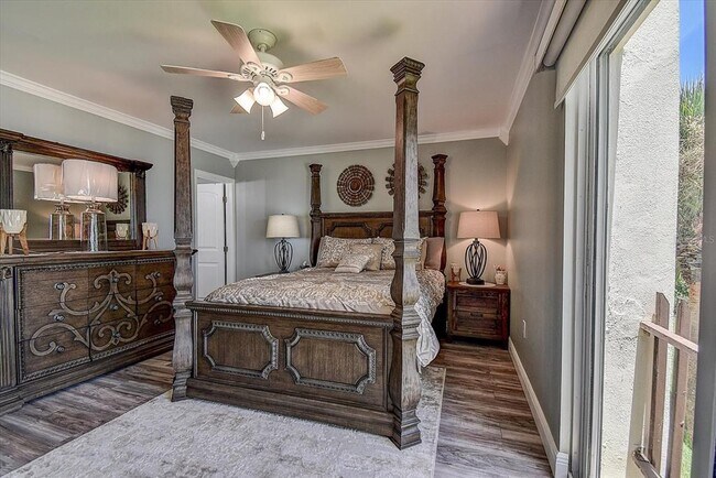 Building Photo - 865 S Gulfview Blvd