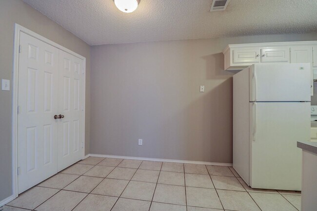 Building Photo - 2415 87th St