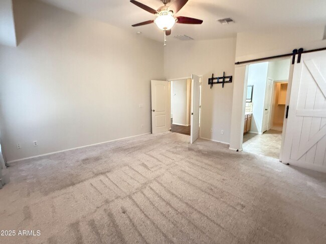 Building Photo - 605 E Nancy Ave