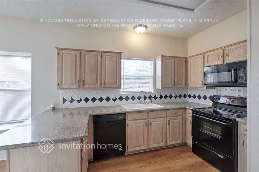 Building Photo - 2259 Meadowstone Dr