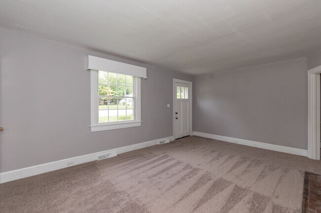 Building Photo - 405 Forest Hill Ave
