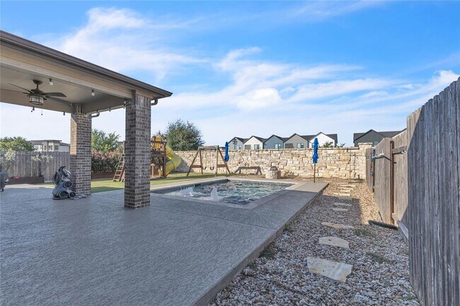 Building Photo - 709 Vaughn St