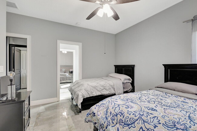 Building Photo - 13803 Citrus Grove Blvd