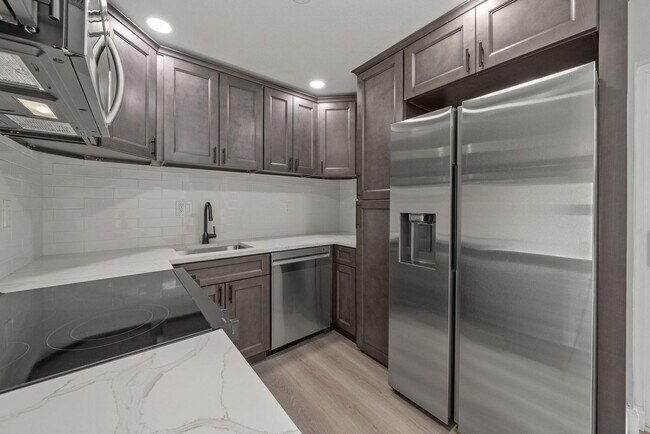 Building Photo - 2071 W Carol Cir