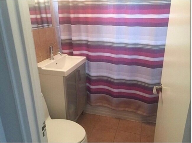 Building Photo - 136 Boylston St