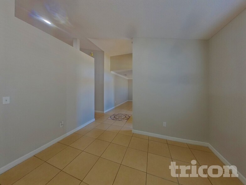 Building Photo - 910 Albertville Ct