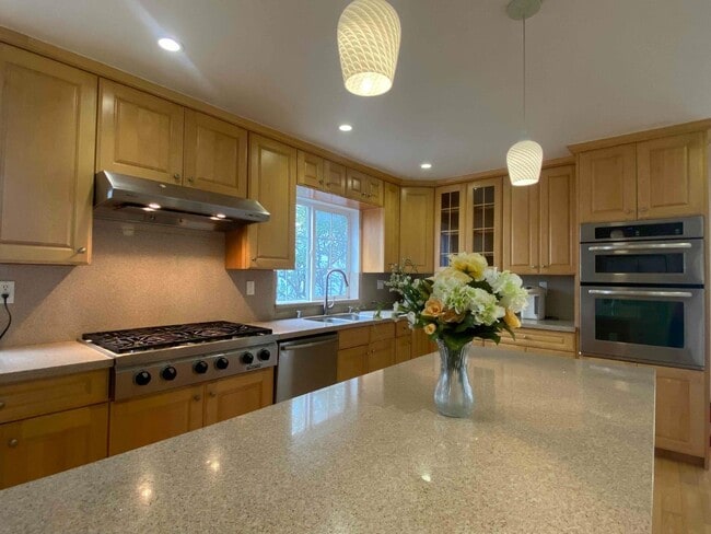 Building Photo - 242 Surfbird Isle