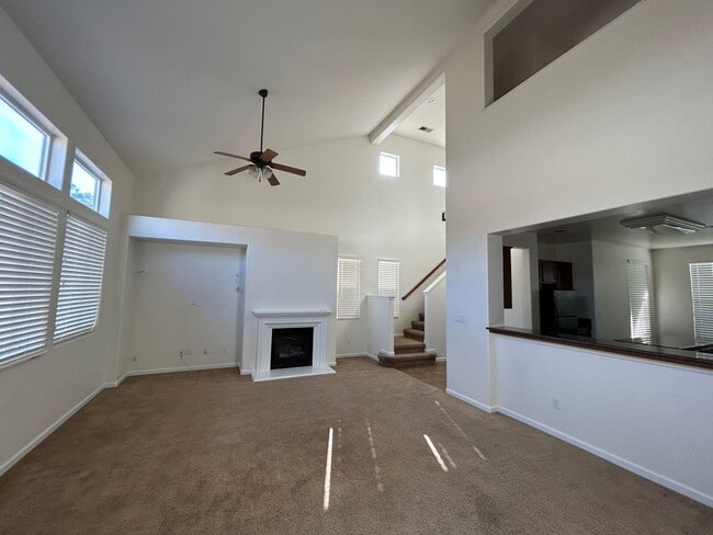Building Photo - Beautiful & Spacious home in The Desirable Bella Serra Gated Community!