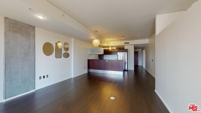 Building Photo - 1155 S Grand Ave