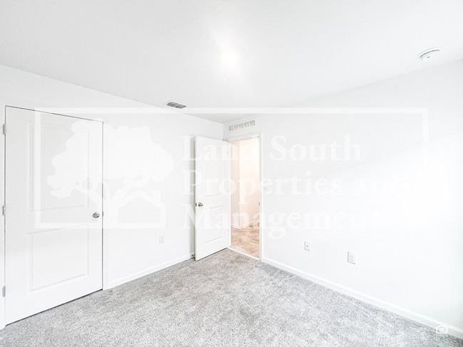 Building Photo - 4811 Rigging St