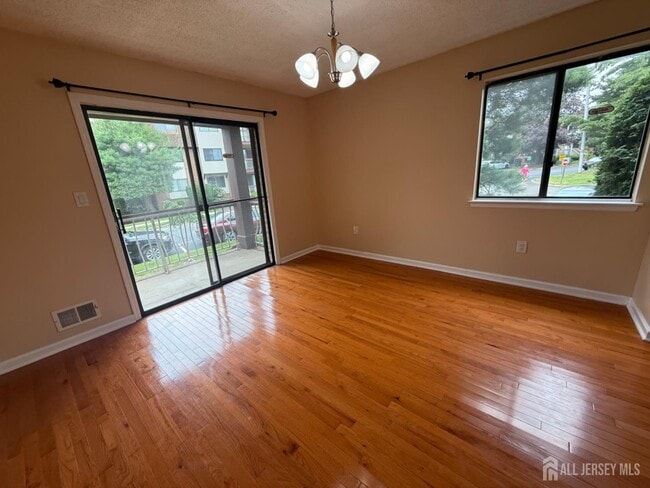 Building Photo - 1302 Edison Glen Terrace