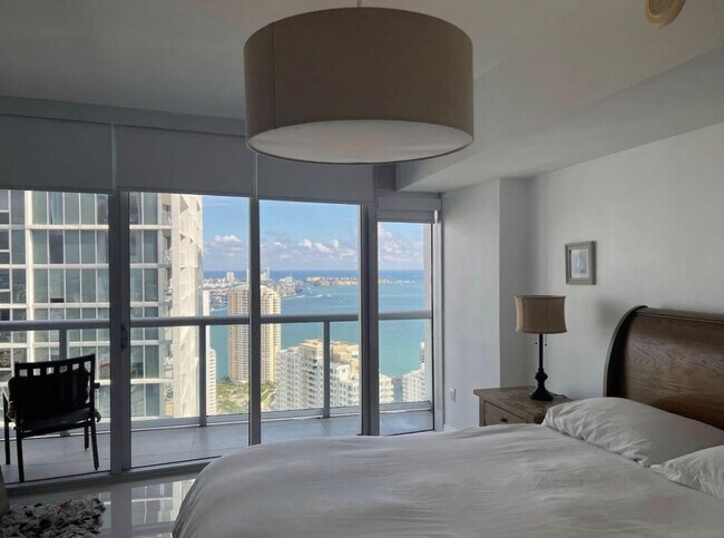 Building Photo - 485 Brickell Ave