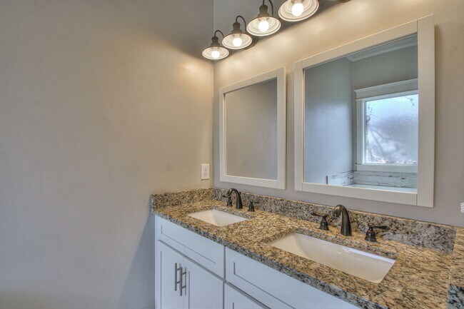 Building Photo - Great East Nashville 3BR Home