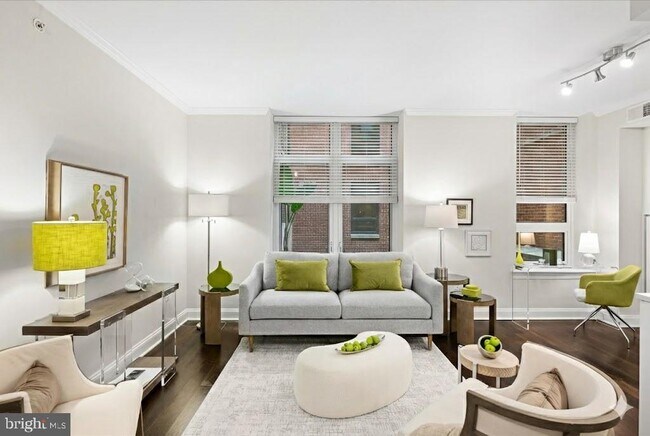 Building Photo - 4915 Hampden Ln