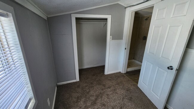 Building Photo - Cozy House with Large Yard