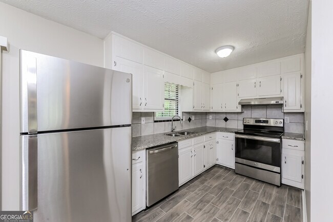 Building Photo - 134 Ventnor Ct