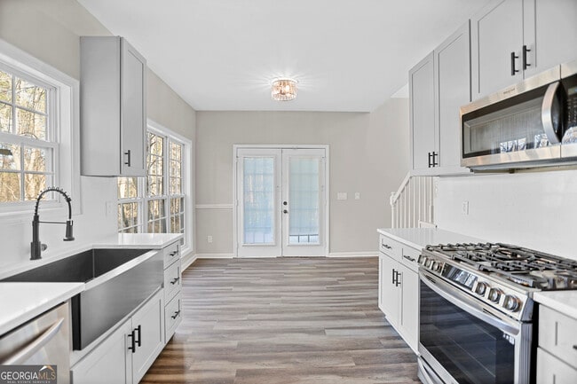 Building Photo - 204 Victoria Trace
