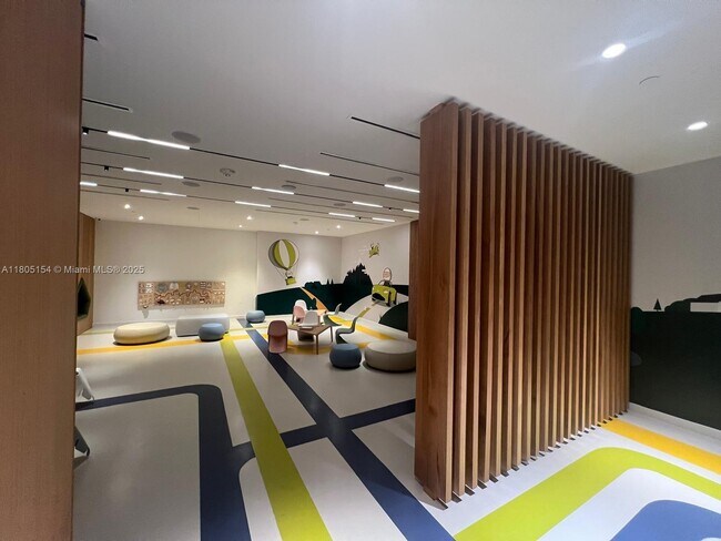 Building Photo - 300 Biscayne Blvd Way