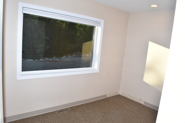 Building Photo - 72 Campbell Mill Rd