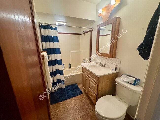 Building Photo - 515-517 25th St N