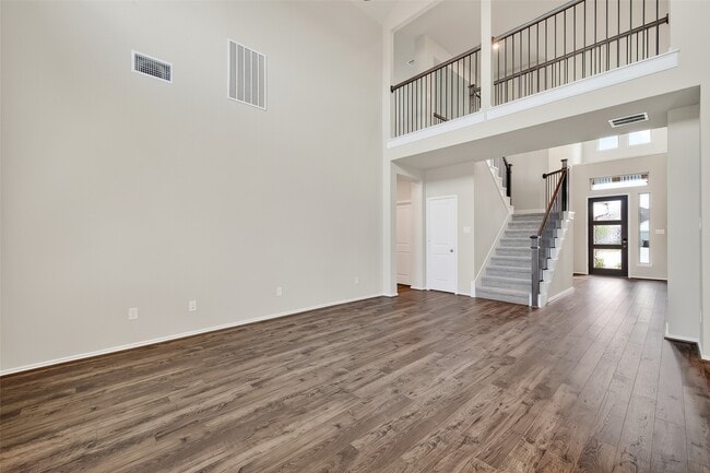 Building Photo - 411 Sunlit Vly Cir